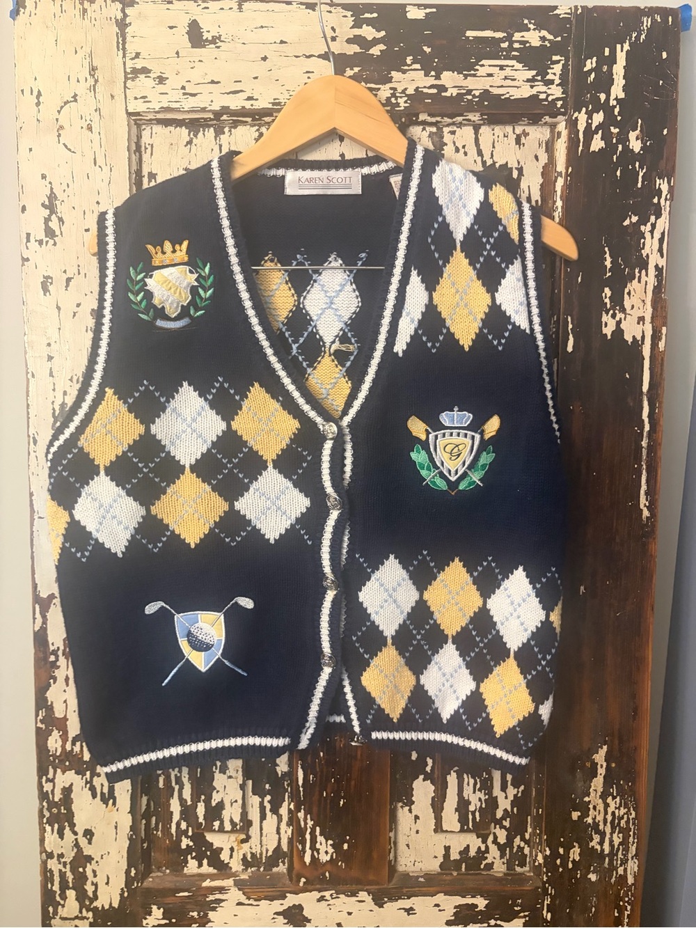 Vintage golf Karen Scott Navy Argyle embroidered knit Vest. Women’s medium. 90’s